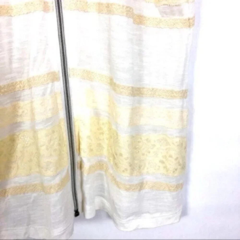 Kimchi Blue | Urban Outfitters White & Lace tank Size Small